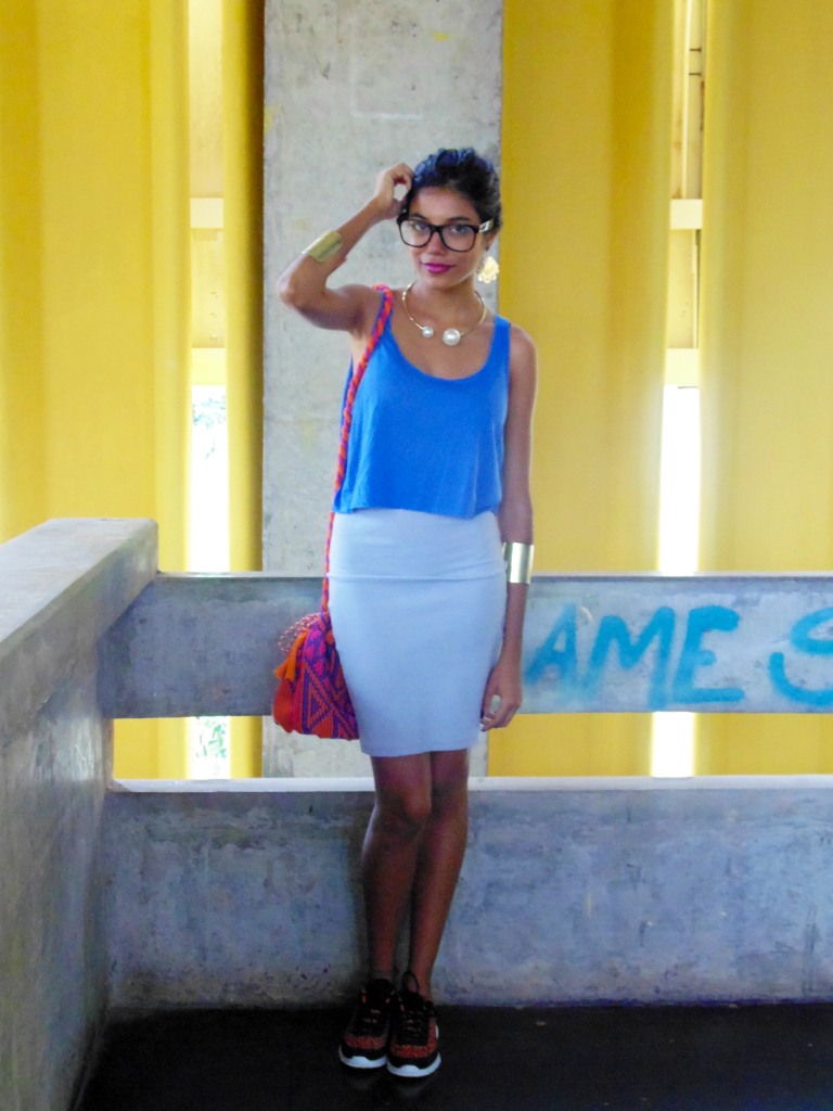 look_top_cropped_farm_saia_lapis_tenis_runing_colar_perola_wayuu_bag_tendencialist_10