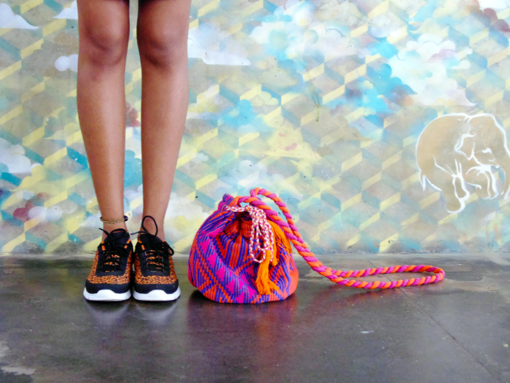 look_top_cropped_farm_saia_lapis_tenis_runing_colar_perola_wayuu_bag_tendencialist_13