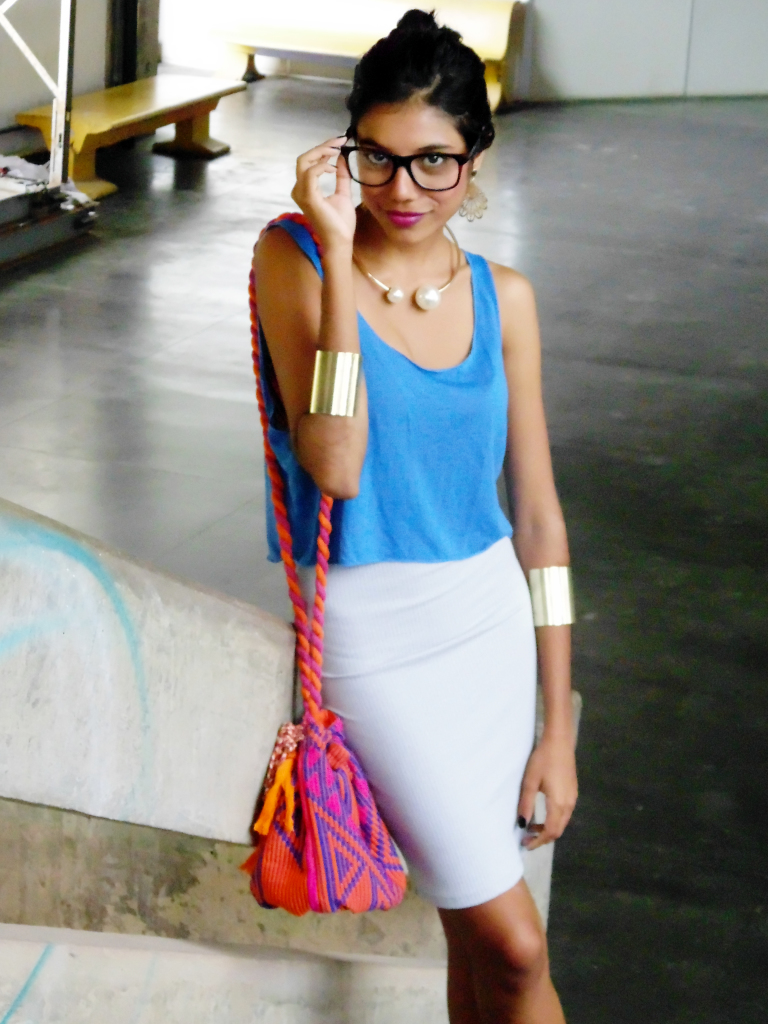 look_top_cropped_farm_saia_lapis_tenis_runing_colar_perola_wayuu_bag_tendencialist_2