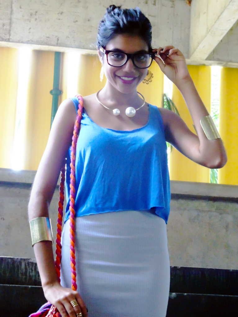 look_top_cropped_farm_saia_lapis_tenis_runing_colar_perola_wayuu_bag_tendencialist_4