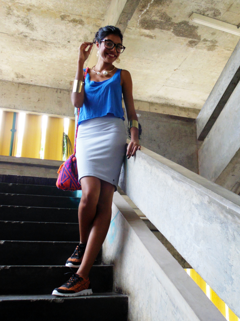 look_top_cropped_farm_saia_lapis_tenis_runing_colar_perola_wayuu_bag_tendencialist_7