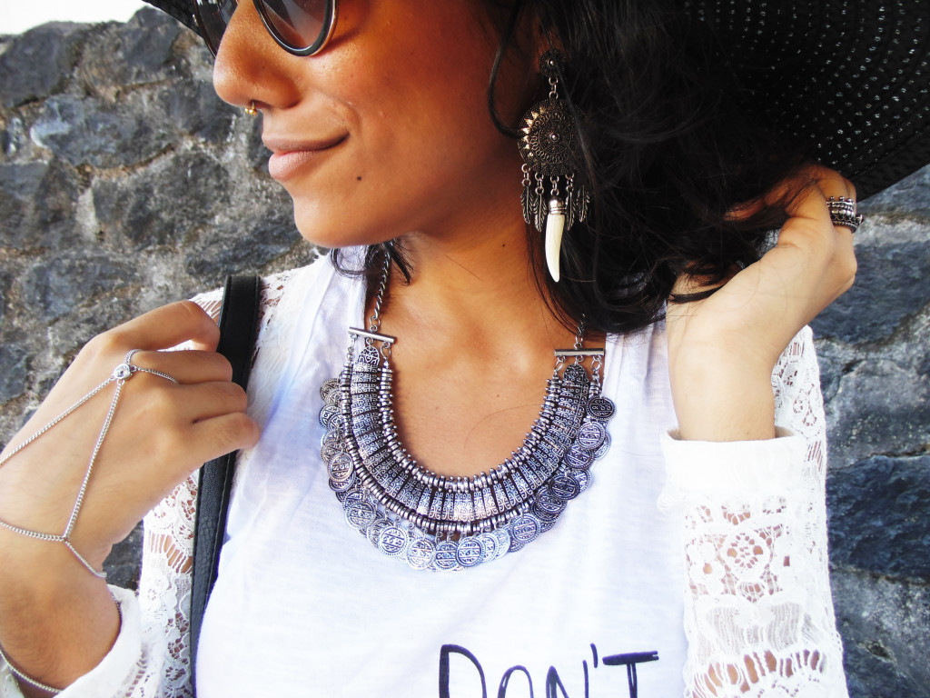look_tunica_kimono_renda_blusa_salve_terra_short_chapeu_bota_bolsa_franja_3