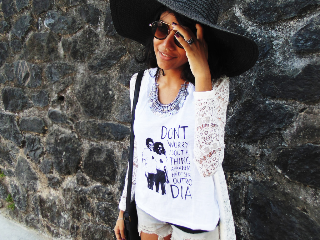 look_tunica_kimono_renda_blusa_salve_terra_short_chapeu_bota_bolsa_franja_7