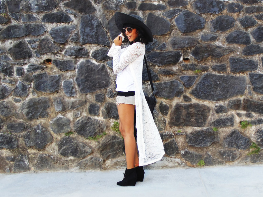 look_tunica_kimono_renda_blusa_salve_terra_short_chapeu_bota_bolsa_franja_8