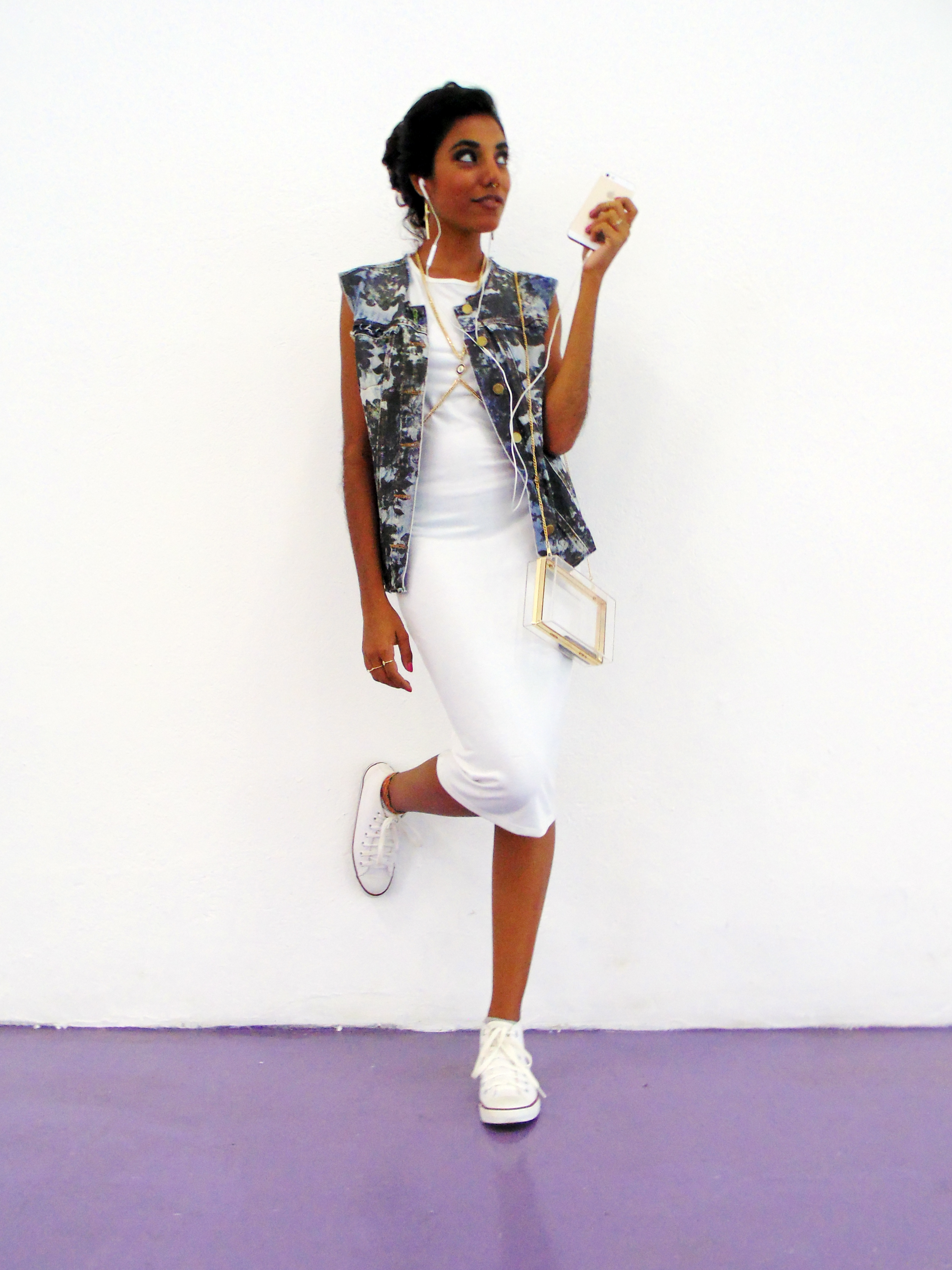 look_tendencialist_white_dress_vestido_midi_branco_forever_21_colete_jeans_all_star_7